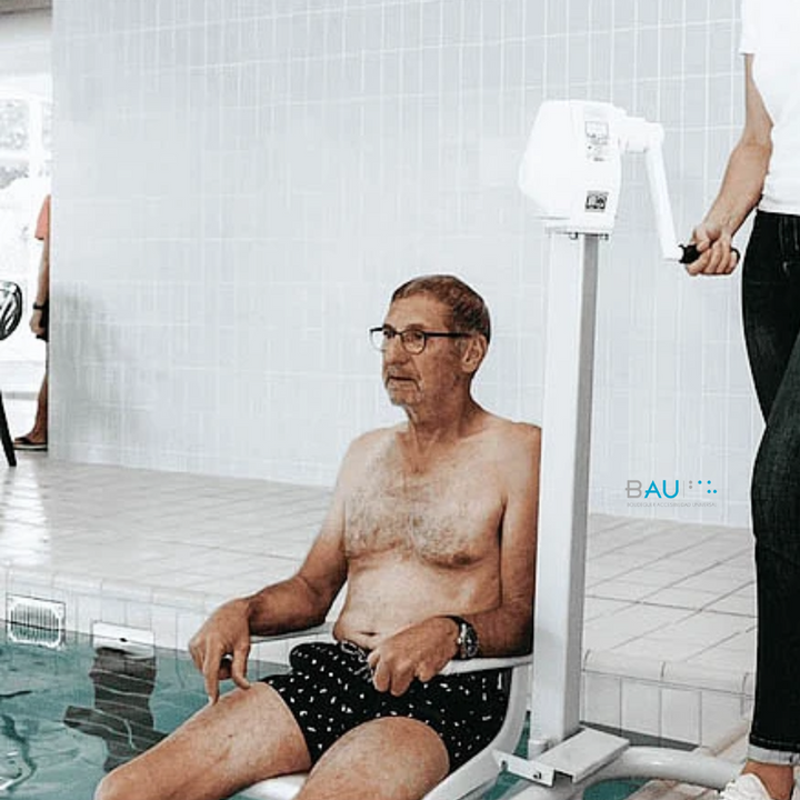 Elevador de Piscina Otter | Accesibilidad en Piscinas