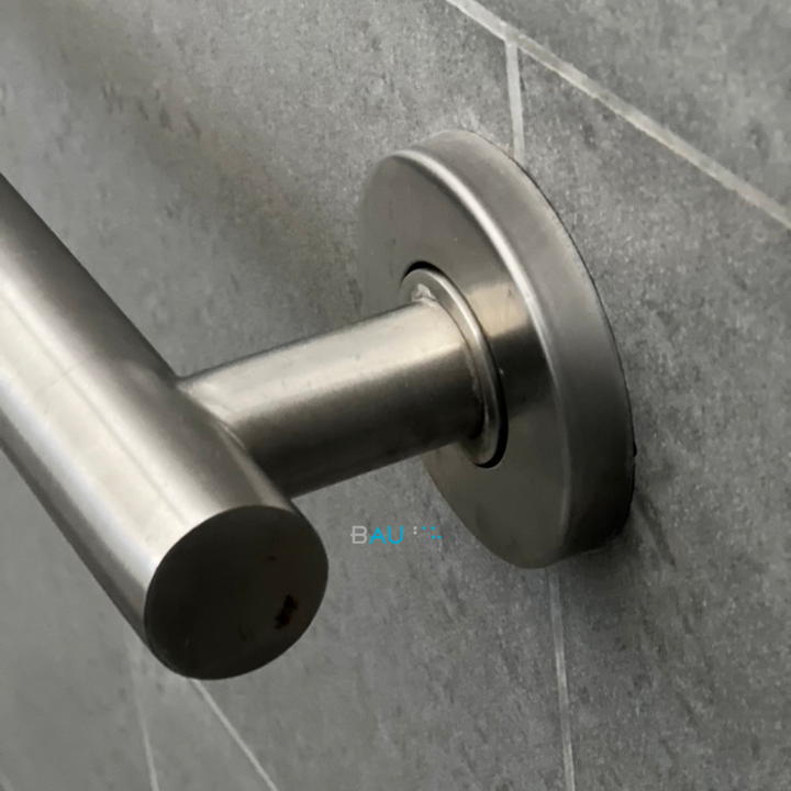 Detalle Barra de Seguridad Recta 53cm Cromado